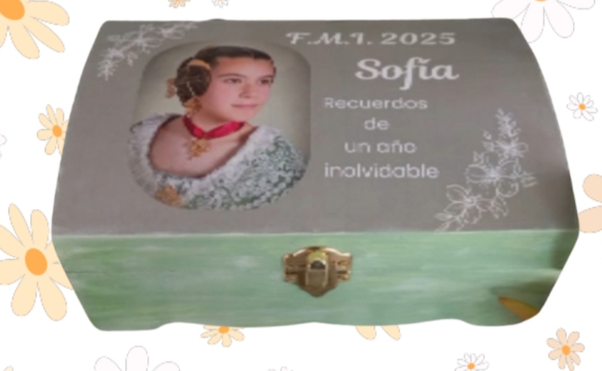 CM9- BAÚL "RECUERDOS DE UN AÑO INOLVIDABLE"PEQUEÑO